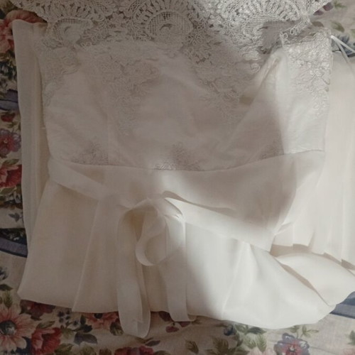 Wedding dress like new, handmade, size large, knee length