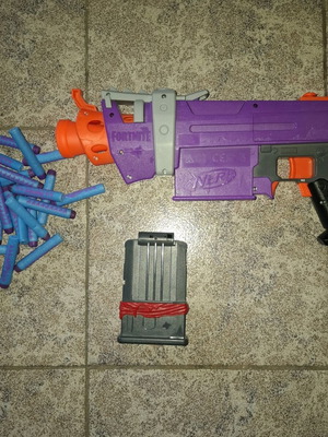 Fortnite smg-e nerf used with extra darts