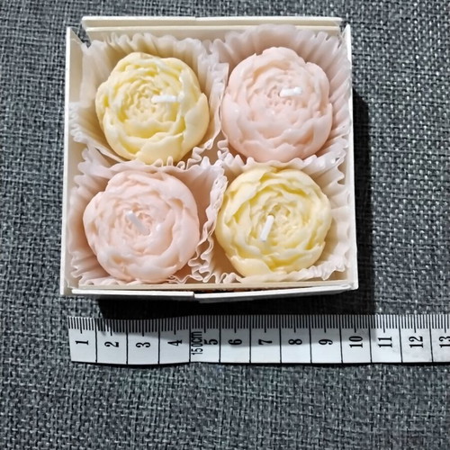 Flower-shaped candles set new
