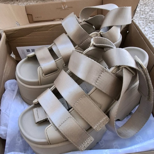 Ugg Women's Platform Beige Like New