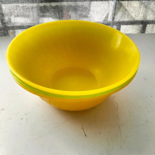 Plastic bowls used, pack of 3, durable, 23cm diameter