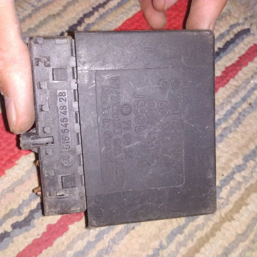Mercedes-Benz 190 Turn Signal Relay used 1982-1993 201 821 00 47