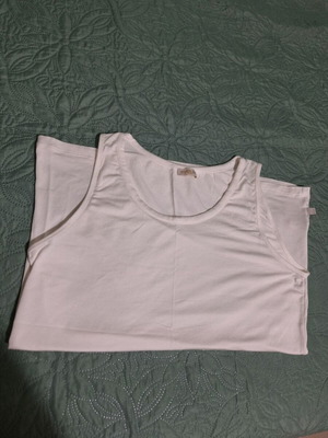 Luna white top with round neckline like new, medium/large