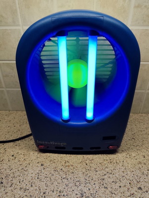 Moel electric insect trap used