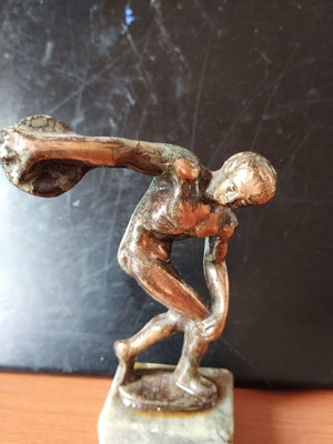 Discobolus statuette like new, small bronze on marble base