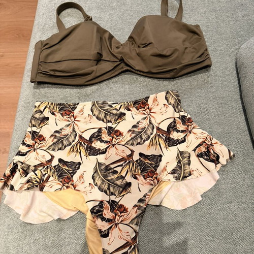 SugarFree swimsuit new, medium bottom and large cup top