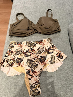 SugarFree swimsuit new, medium bottom and large cup top
