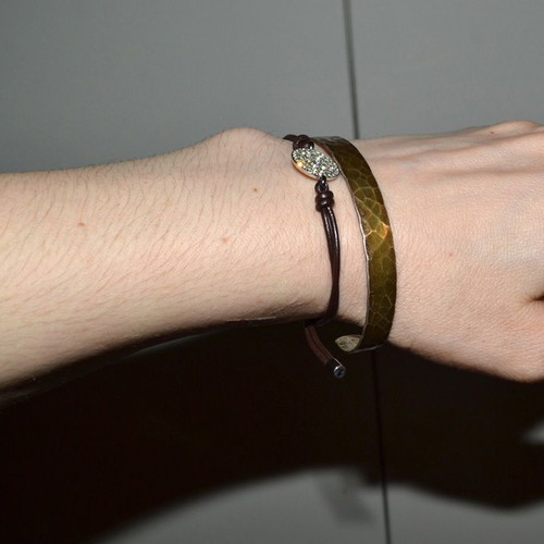 Silver hammered bracelet 925, like new, women's