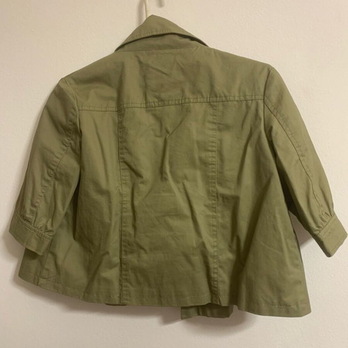 Short jacket used, khaki color, medium size, missing button