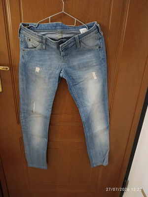 Lee jeans like new, low rise, size 26/31, blue