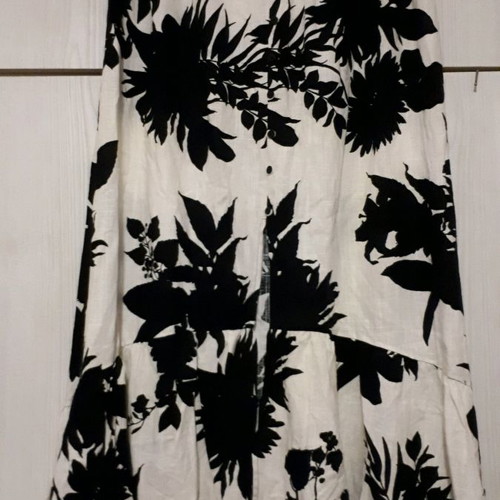 Zara long skirt new with ruffles and slit