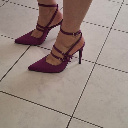 Envie Shoes magenta stiletto heels satin size 37 like new