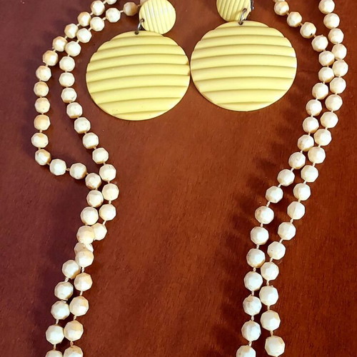 Yellow long necklace with earrings vintage jewelry set like new