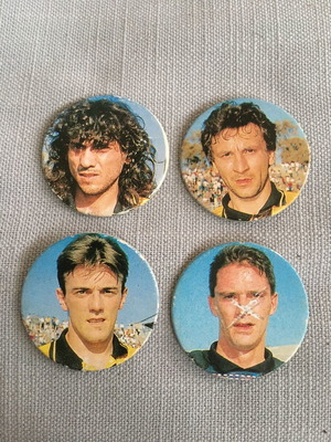 Old school football star badges used, 4 pieces from Aris 90s