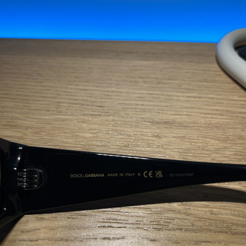 Dolce & Gabbana sunglasses like new, black rectangular frame unisex