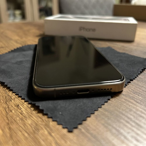 iPhone 15 Pro titanium 128GB like new, gray, dual SIM