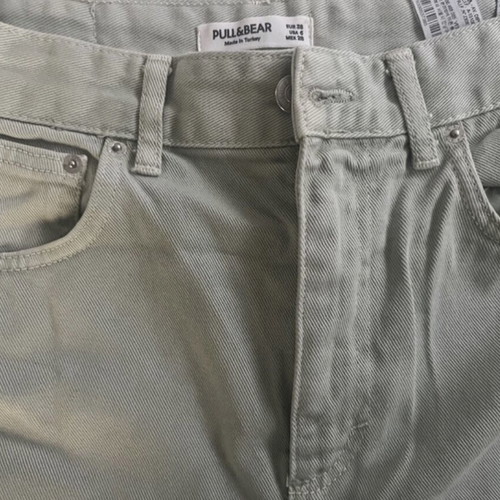 Pull & Bear jeans pistachio color like new, size M