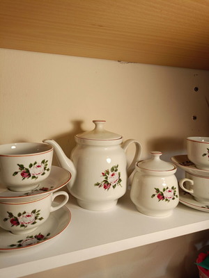 Tea set like new, 4 cups, Bulgarian porcelain