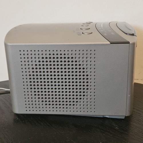Sony radio alarm clock like new