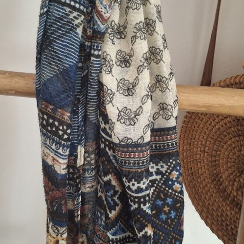 Scarf like new, multicolor