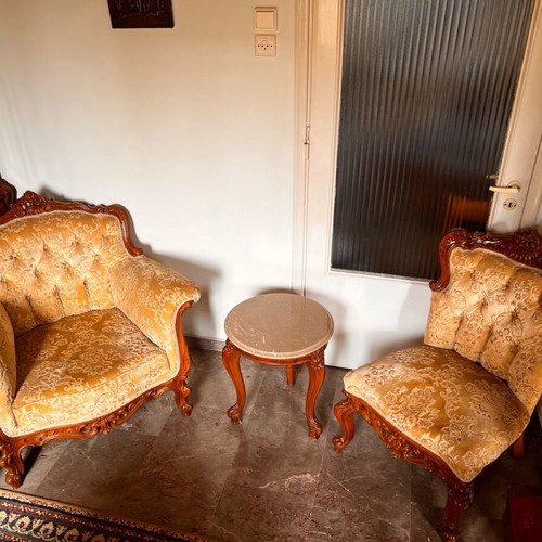 Classic living room set made of beech wood and velvet fabric like new
