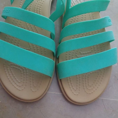 Crocs Tulum Strappy Sandals like new, mint color, size W7 (37-38)