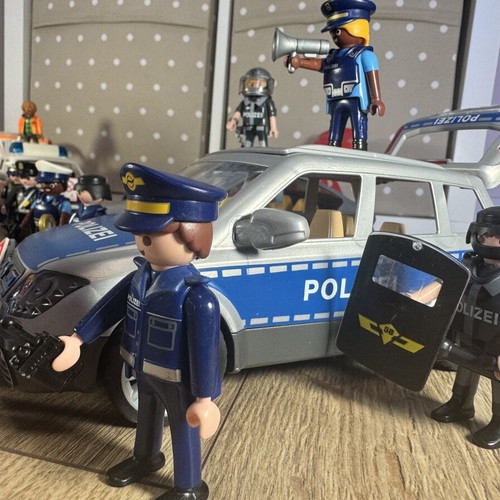 Playmobil Police Bundle used, 6 vehicles, 19 figures, accessories, lights & sound