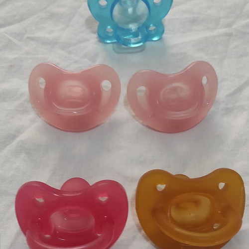 Silicone pacifier set 0-6 months like new