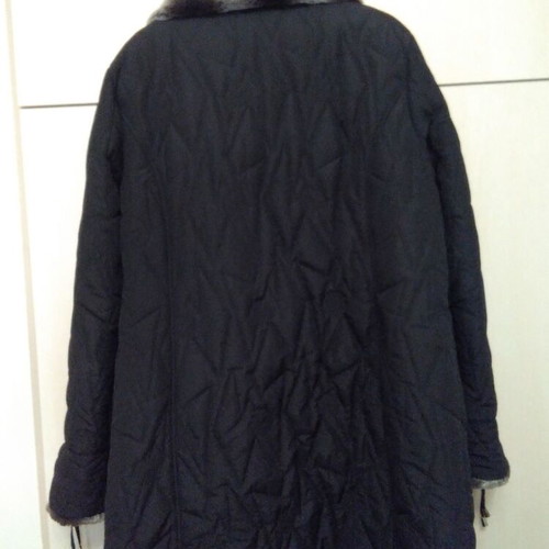 Women's winter coat with fur collar, size XXXL, like new, black