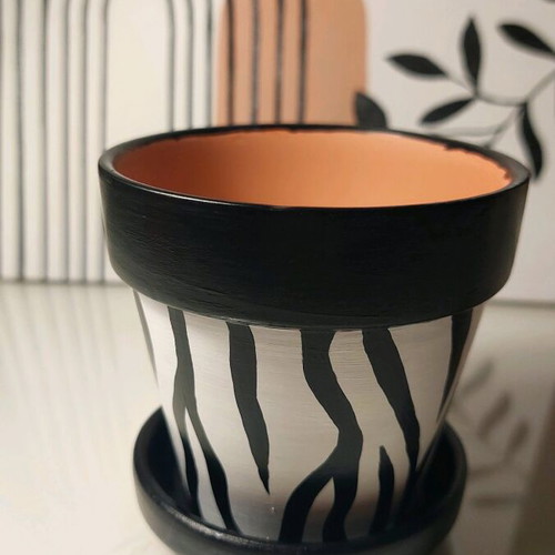 Hand-painted terracotta flowerpot new with saucer