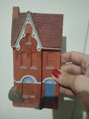 Ceramic decorative house, Final price 4 euros