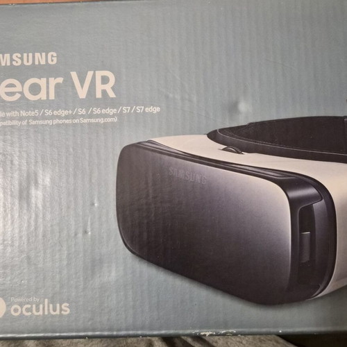 Samsung Gear VR SM-R322 virtual reality glasses new