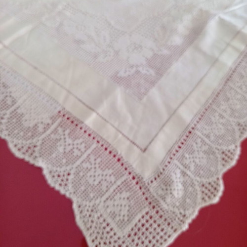 Handmade Beige Tablecloth with Crochet and Azur, like new, 193x188 cm