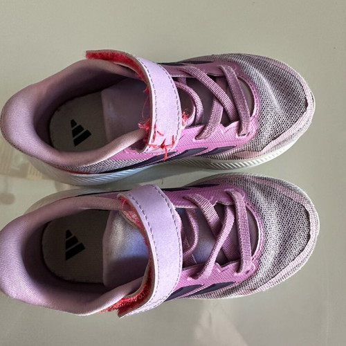 Athletic children's shoes like new