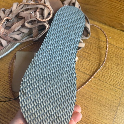 Esiot lace-up sandals size 37 like new, beige