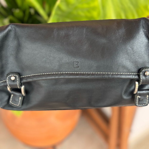 Black leather shoulder bag epsilon like new