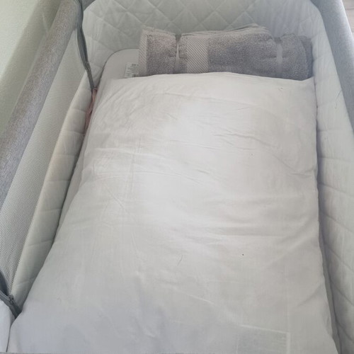 Baby crib like new, spacious and comfortable