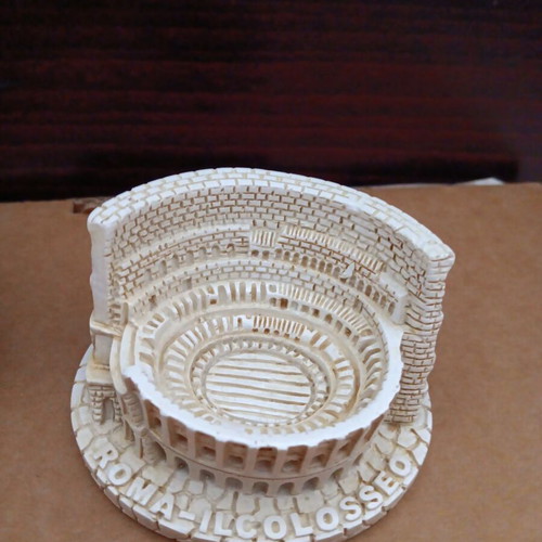 Colosseum decorative set from Rome, like new, pack of 3