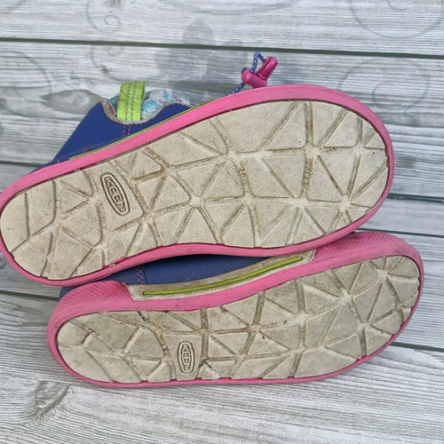 Keen boots like new, size 30, colorful