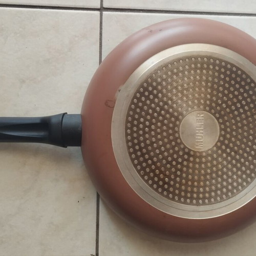 Frying pan 28cm used with some wear