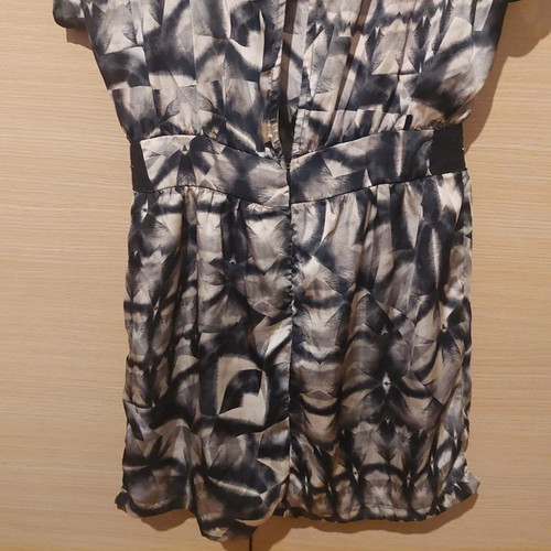 Romeo & Juliet Couture short dress black gray silver like new Size Large