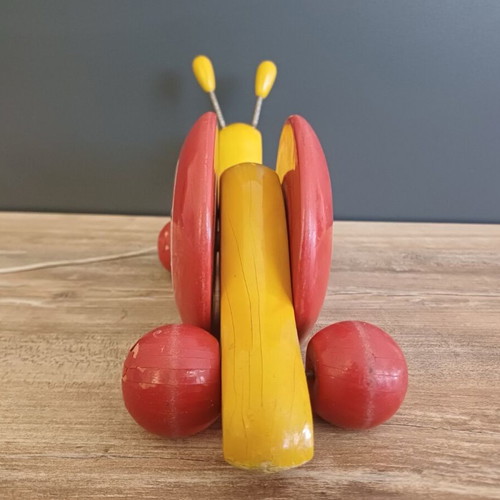 Kouvalias wooden toy used with minor wear on wheels