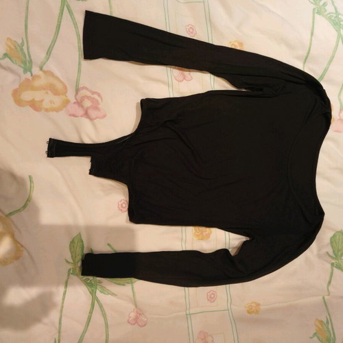 Set of 3 T-shirts and 1 Bodysuit like new, size small