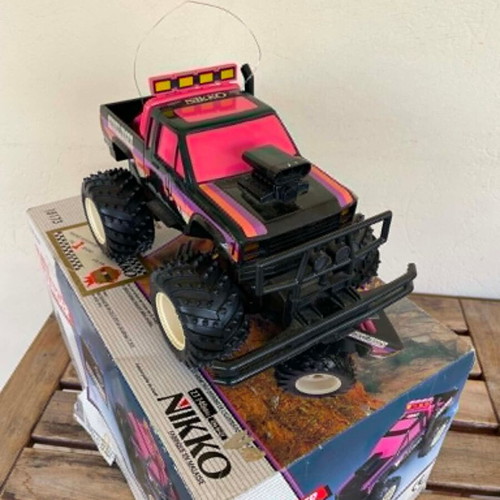 Nikko Gunslinger 1/18 remote control car used