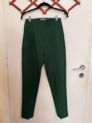 Dark green pants new, size 32-XXS