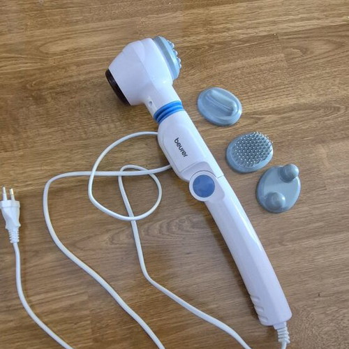 Massage device like new with 4 attachments and 3 functions