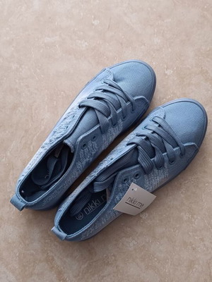 Nikki Me women's shoes new, blue