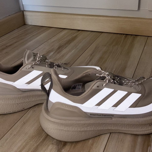 Adidas Ultraboost 5 size 40 like new, grey beige sneakers