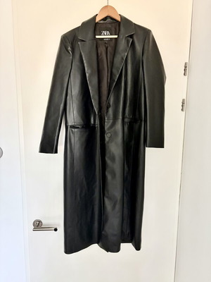 Zara long black coat size L used, very good condition