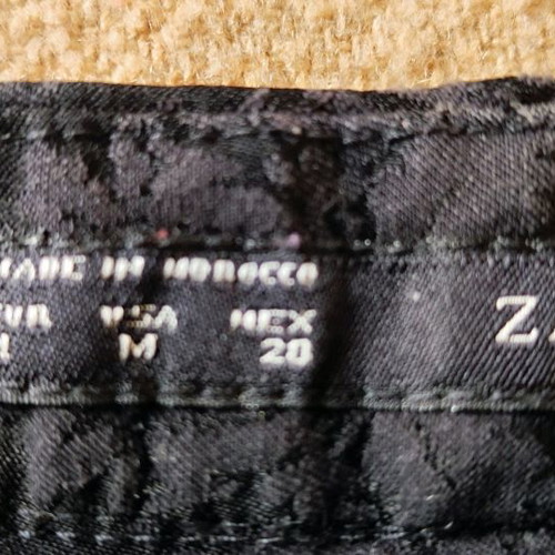 Black slim brocade pants Zara used, size M